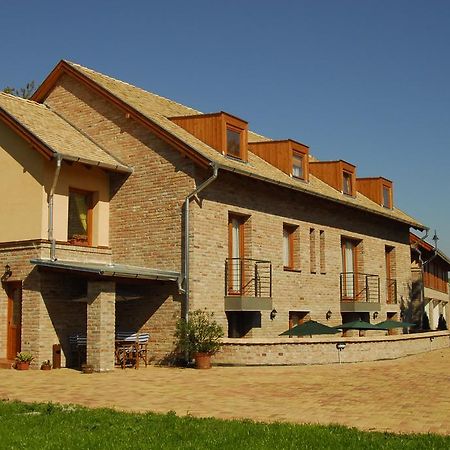Vararok Apartman Gyula Εξωτερικό φωτογραφία