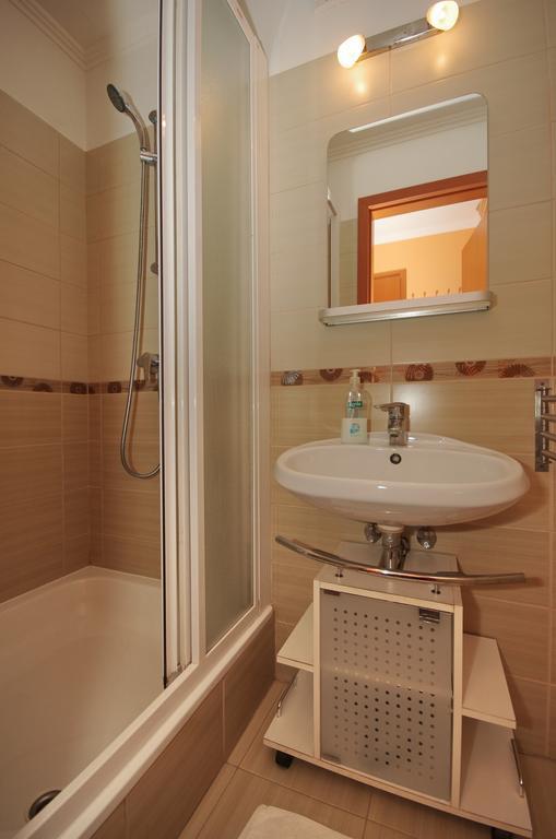 Vararok Apartman Gyula Εξωτερικό φωτογραφία