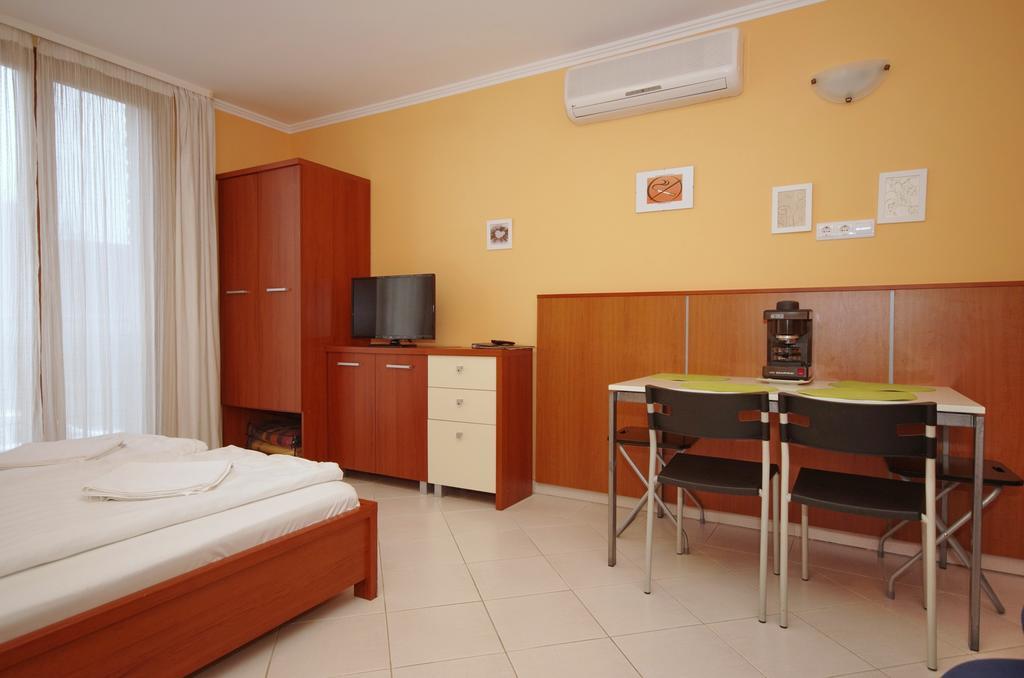 Vararok Apartman Gyula Εξωτερικό φωτογραφία