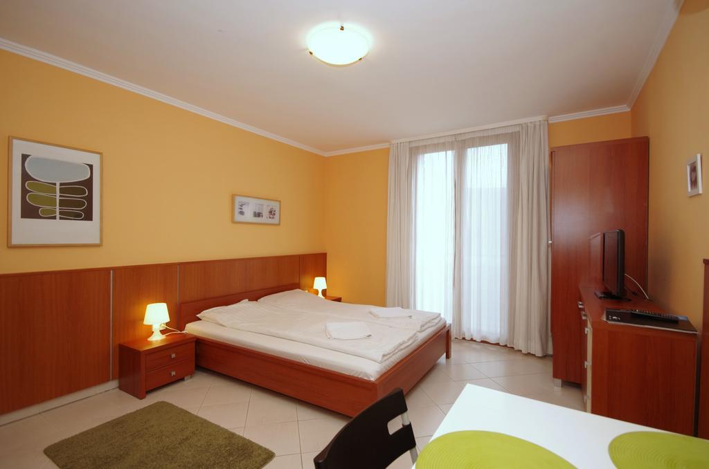 Vararok Apartman Gyula Εξωτερικό φωτογραφία