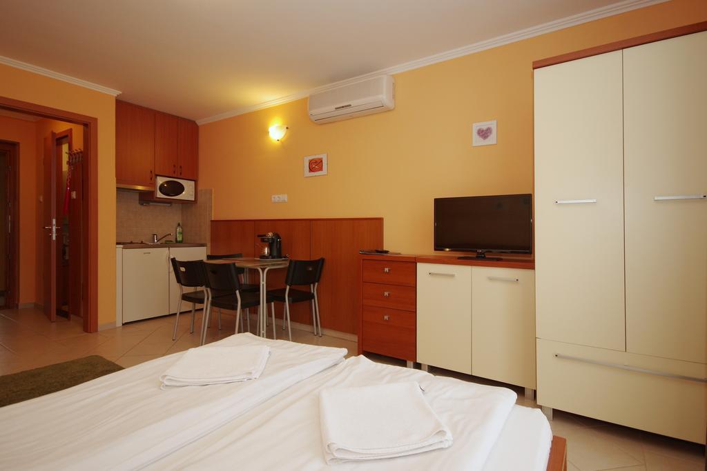 Vararok Apartman Gyula Εξωτερικό φωτογραφία