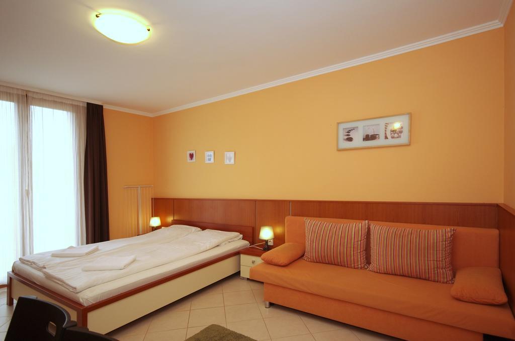 Vararok Apartman Gyula Εξωτερικό φωτογραφία