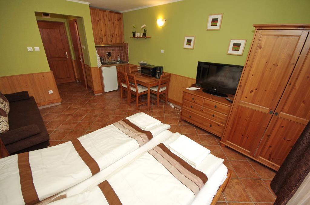 Vararok Apartman Gyula Εξωτερικό φωτογραφία