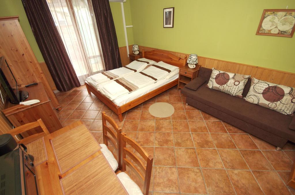 Vararok Apartman Gyula Εξωτερικό φωτογραφία