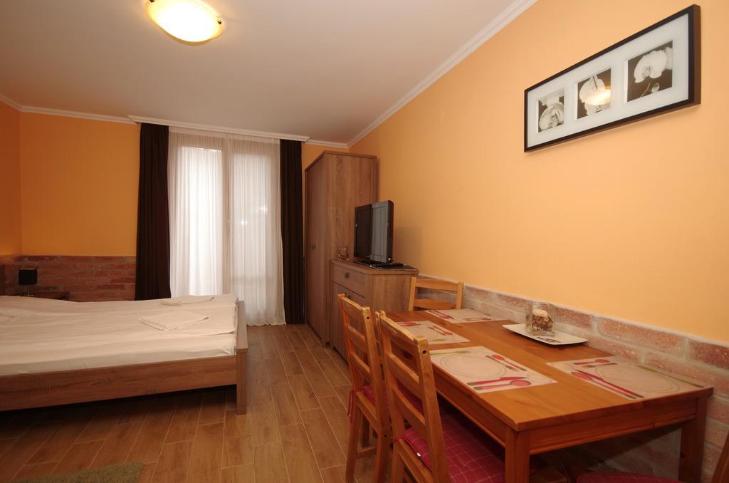 Vararok Apartman Gyula Εξωτερικό φωτογραφία