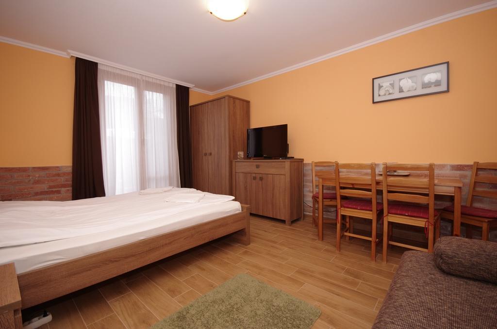 Vararok Apartman Gyula Εξωτερικό φωτογραφία