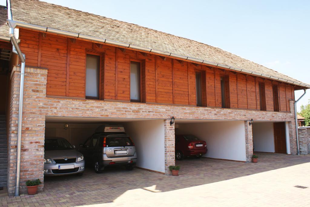 Vararok Apartman Gyula Εξωτερικό φωτογραφία