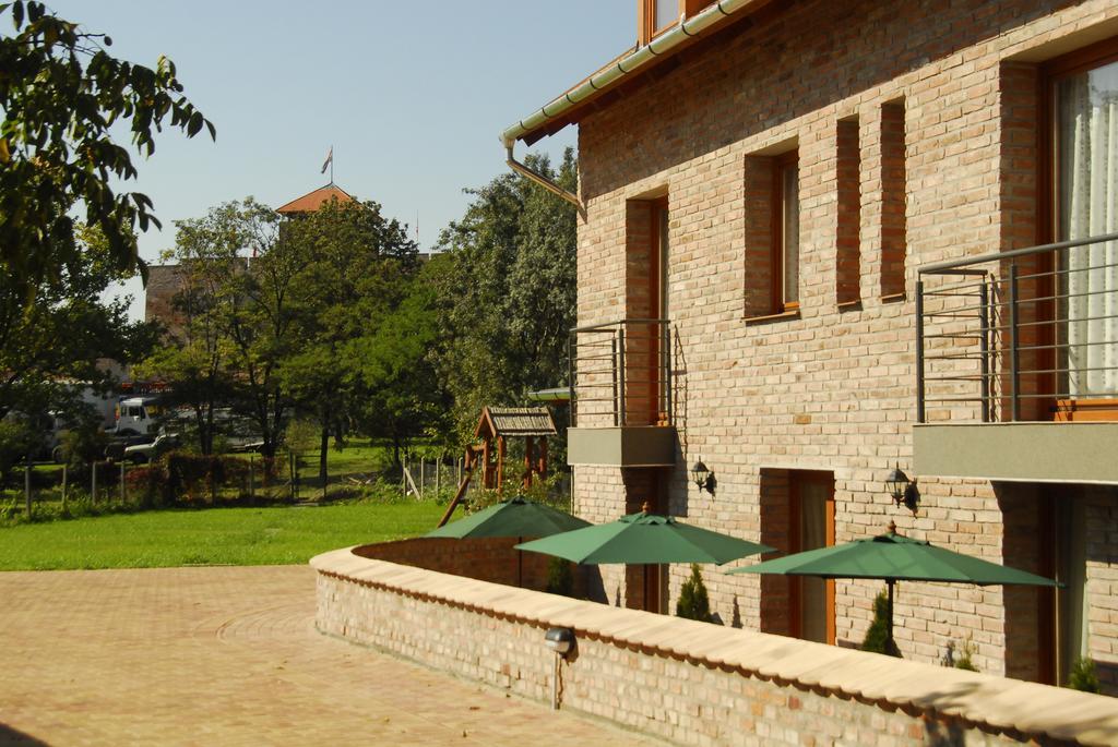 Vararok Apartman Gyula Εξωτερικό φωτογραφία