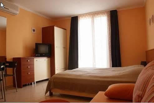 Vararok Apartman Gyula Εξωτερικό φωτογραφία