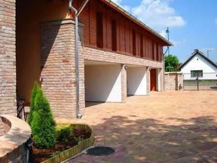 Vararok Apartman Gyula Εξωτερικό φωτογραφία